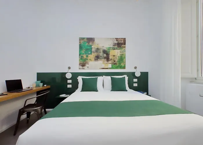 Ych-montebello - * Рим